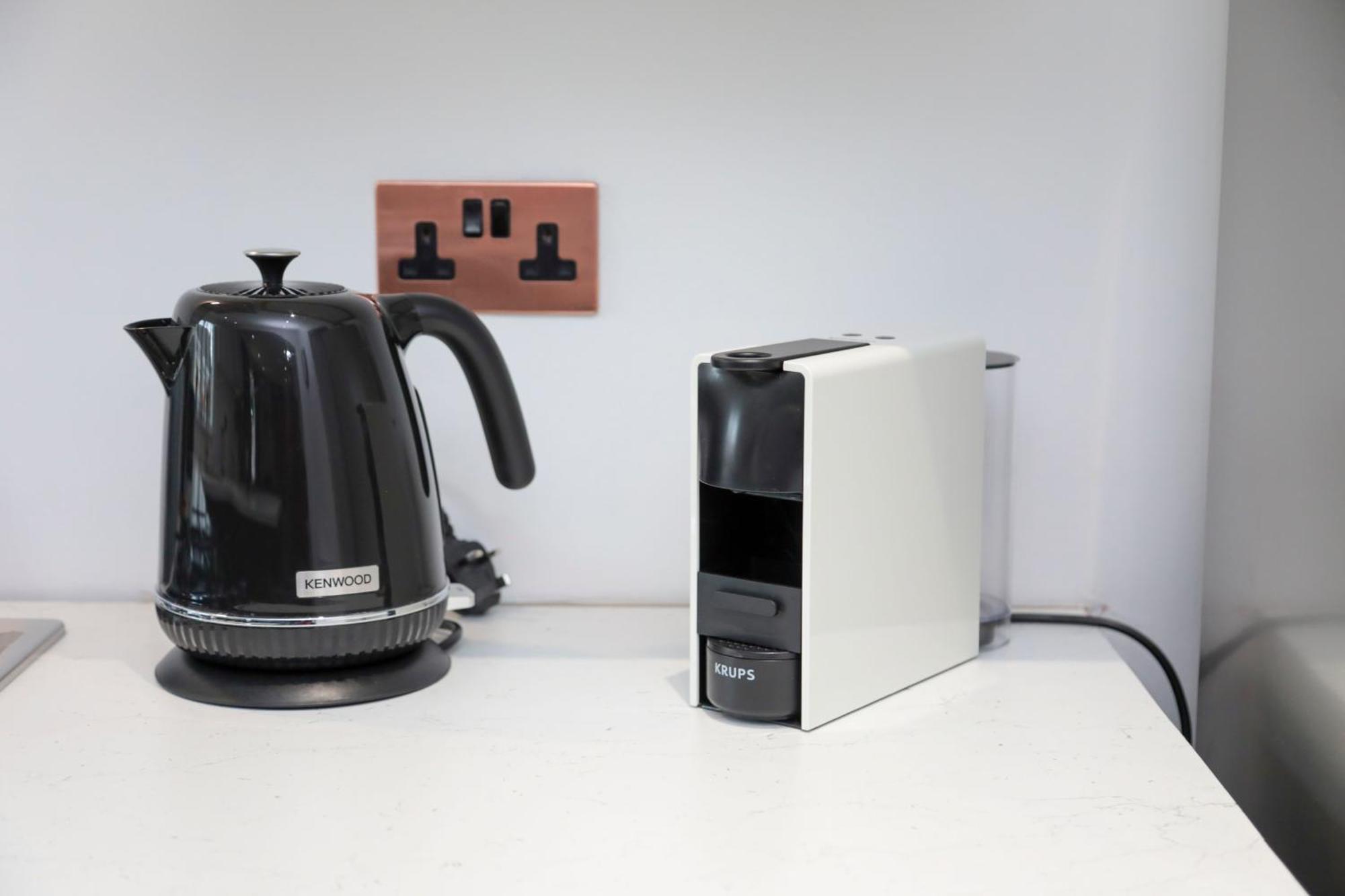 ブライアリー・ヒル Perfect For Contractors With On Site Parkingヴィラ エクステリア 写真